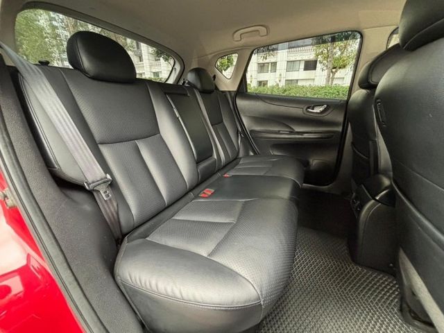 【認證車專賣店】IKEY、恆溫、定速、導航倒顯、原廠保養、四條新胎、五大保固  第13張相片