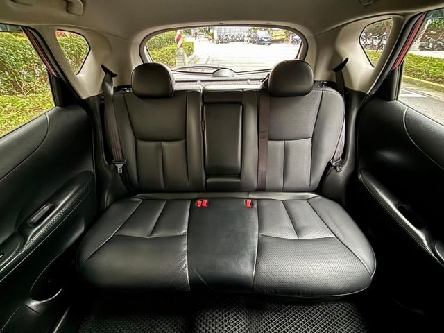 【認證車專賣店】IKEY、恆溫、定速、導航倒顯、原廠保養、四條新胎、五大保固  第15張相片