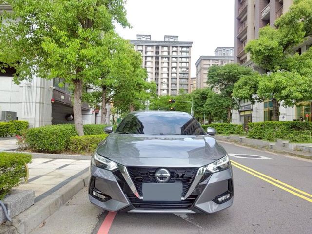 【認證車專賣店】盲點、環景、恆溫、CARPLAY、原鈑件、原廠保養、五大保固  第2張相片