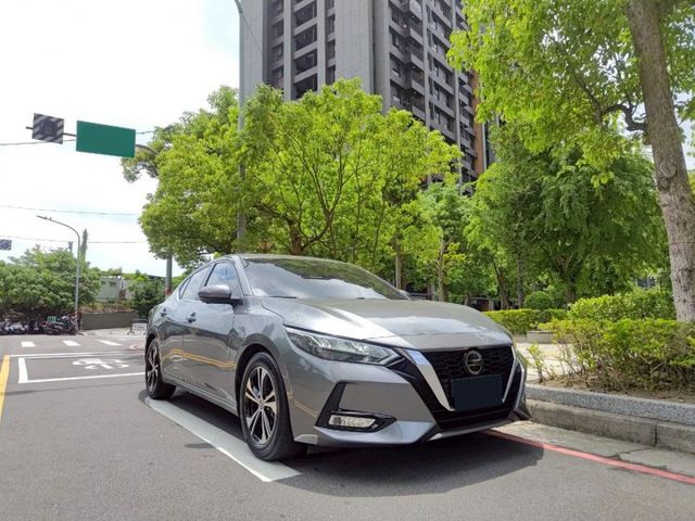 【認證車專賣店】盲點、環景、恆溫、CARPLAY、原鈑件、原廠保養、五大保固  第3張相片