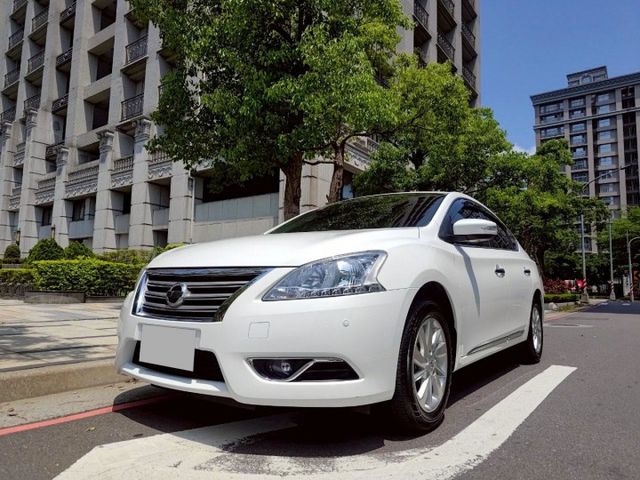 【原鈑件認證車】全台唯一、保證僅7千km、IKEY、導航倒顯、原廠保養、五大保固  第1張相片