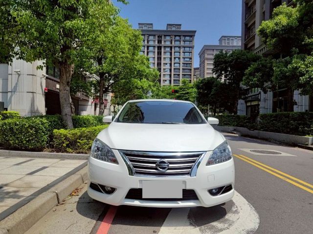 【原鈑件認證車】全台唯一、保證僅7千km、IKEY、導航倒顯、原廠保養、五大保固  第2張相片