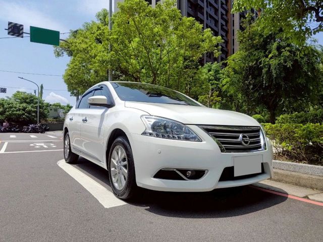 【原鈑件認證車】全台唯一、保證僅7千km、IKEY、導航倒顯、原廠保養、五大保固  第3張相片