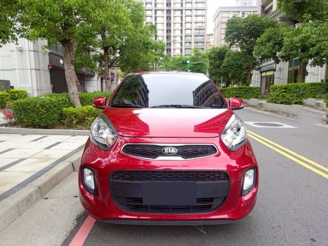 【認證車專賣店】保證5萬km、雙色鋁圈、導航倒顯、TCS防滑、原鈑件、五大保固  第2張相片