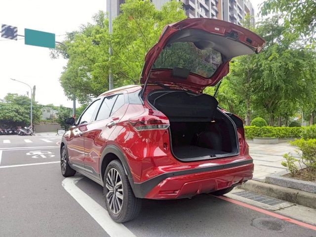 【認證車專賣店】旗艦型、保證1萬km、盲點、環景、ACC、原鈑件原廠保養  第5張相片