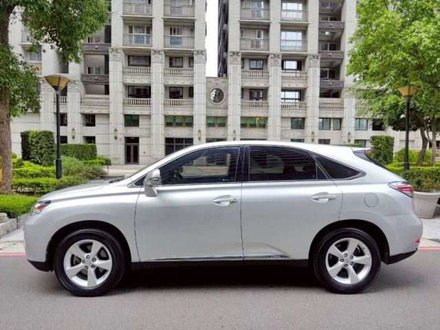【原鈑件認證車】保證10萬km、原廠更換大電池後僅跑1萬km、導航倒顯、原廠保養  第4張相片