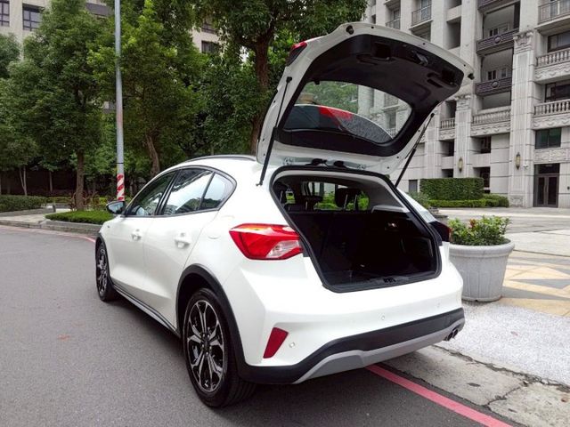 【原鈑件認證車】任性版、保證2萬Km、LV2、電動椅、B&Q音響、IKEY、原廠保養  第5張相片