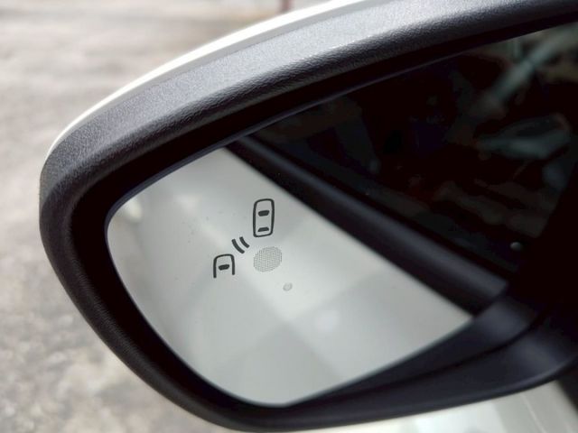 【原鈑件認證車】任性版、保證2萬Km、LV2、電動椅、B&Q音響、IKEY、原廠保養  第14張相片