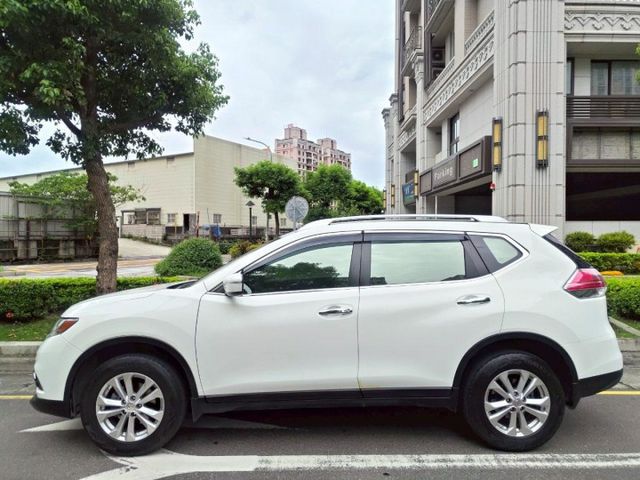 【原鈑件認證車】保證7萬km、IKEY、4安、定速、導航倒顯、原廠保養、五大保固  第4張相片
