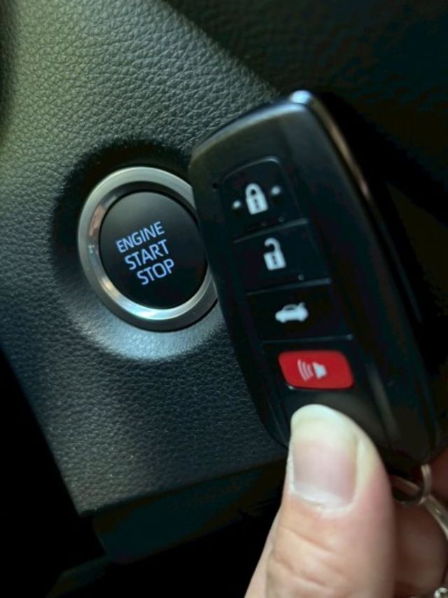 【全場認證里程保證】大改款12代、僅跑2萬km、選配環景、IKEY、導航、原鈑原廠保養、五大保固  第15張相片