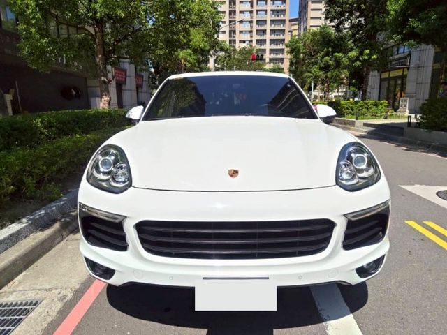 【全場認證里程保證】小改款、僅9萬KM、天窗、14向電動椅、中文多媒體影音、原廠保養  第2張相片