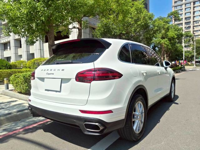 【全場認證里程保證】小改款、僅9萬KM、天窗、14向電動椅、中文多媒體影音、原廠保養  第7張相片