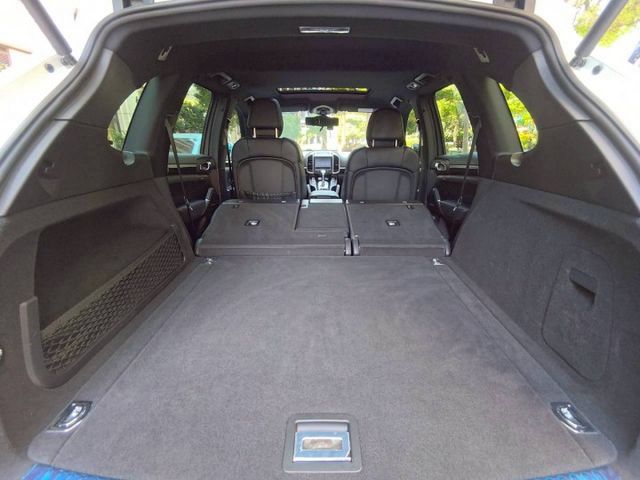 【全場認證里程保證】小改款、僅9萬KM、天窗、14向電動椅、中文多媒體影音、原廠保養  第17張相片