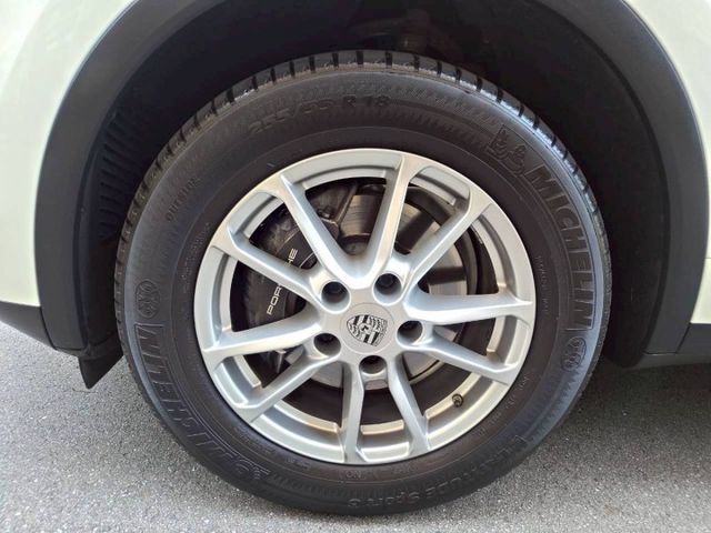 【全場認證里程保證】小改款、僅9萬KM、天窗、14向電動椅、中文多媒體影音、原廠保養  第19張相片