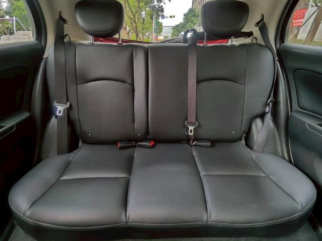 【全場認證里程保證】僅5萬km、導航顯影 、15吋鋁圈、原鈑件原廠保養、五大保固  第15張相片