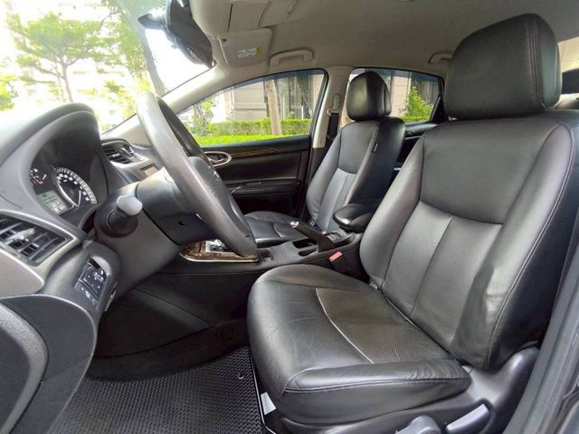 【全場認證里程保證】IKEY、定速、雙恆溫、導航倒顯、原鈑件、五大保固  第10張相片