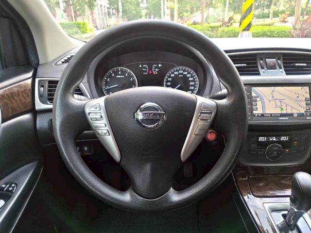 【全場認證里程保證】IKEY、定速、雙恆溫、導航倒顯、原鈑件、五大保固  第11張相片