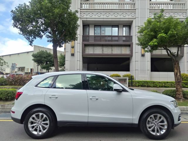 【全場認證里程保證】全景天窗、電尾門、IKEY、雙電動椅、定速、原鈑件  第4張相片