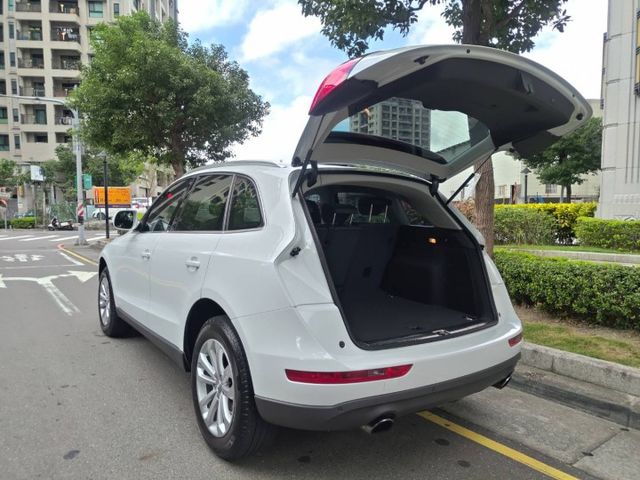 【全場認證里程保證】全景天窗、電尾門、IKEY、雙電動椅、定速、原鈑件  第5張相片