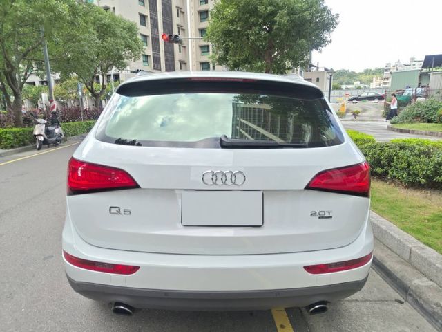 【全場認證里程保證】全景天窗、電尾門、IKEY、雙電動椅、定速、原鈑件  第6張相片