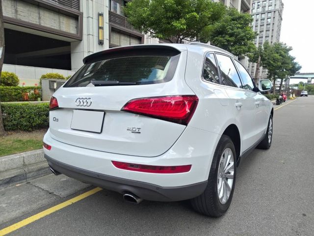 【全場認證里程保證】全景天窗、電尾門、IKEY、雙電動椅、定速、原鈑件  第7張相片