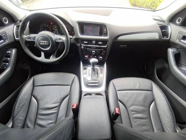 【全場認證里程保證】全景天窗、電尾門、IKEY、雙電動椅、定速、原鈑件  第8張相片