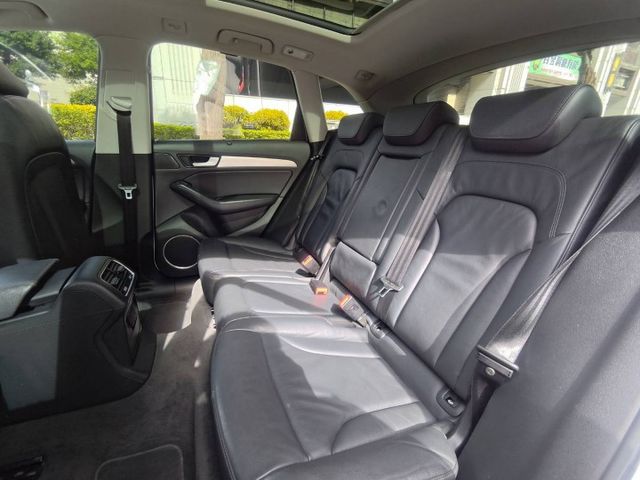 【全場認證里程保證】全景天窗、電尾門、IKEY、雙電動椅、定速、原鈑件  第14張相片