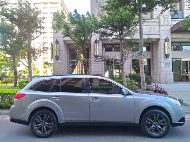 【全場認證里程保證】全台唯一、3.6R、僅7萬KM、260P、五速手自排、雙電動椅  第4張相片