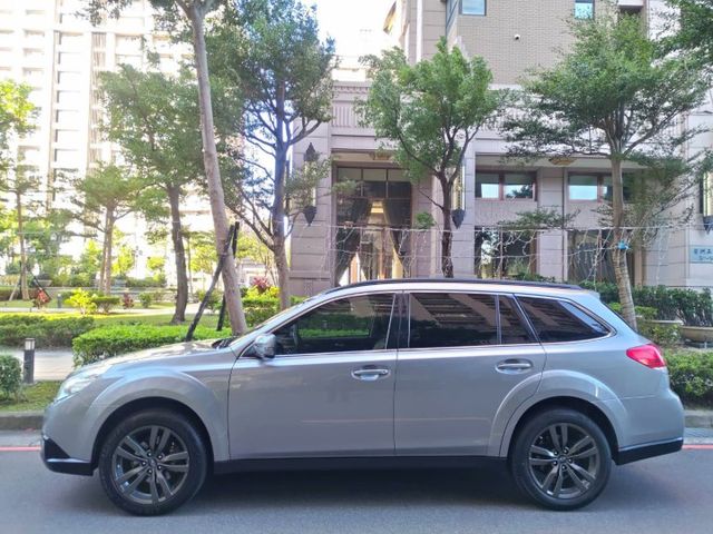 【全場認證里程保證】全台唯一、3.6R、僅7萬KM、260P、五速手自排、雙電動椅  第5張相片