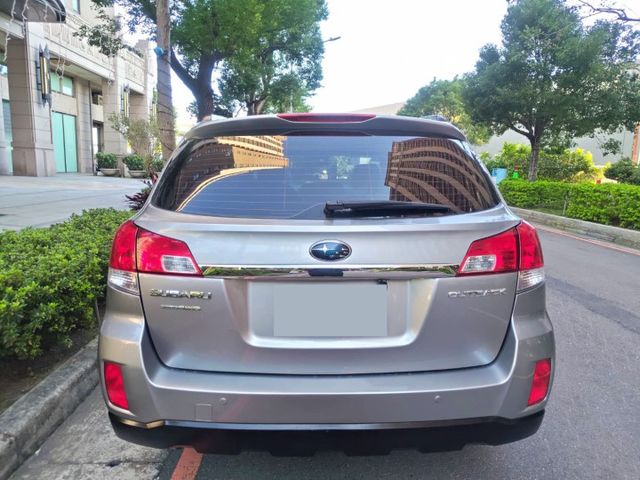 【全場認證里程保證】全台唯一、3.6R、僅7萬KM、260P、五速手自排、雙電動椅  第8張相片