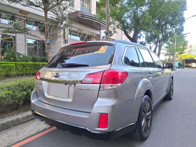 【全場認證里程保證】全台唯一、3.6R、僅7萬KM、260P、五速手自排、雙電動椅  第9張相片