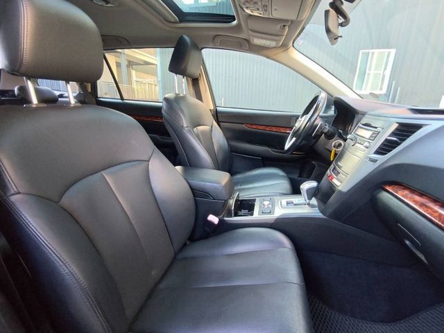 【全場認證里程保證】全台唯一、3.6R、僅7萬KM、260P、五速手自排、雙電動椅  第12張相片