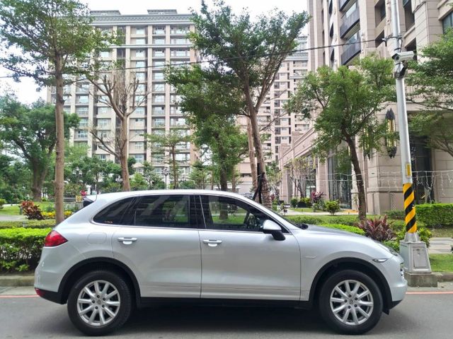 【全場認證里程保證】僅9萬km、全景天窗、8.6吋安卓機、盲點、雙電動椅、原鈑件  第4張相片