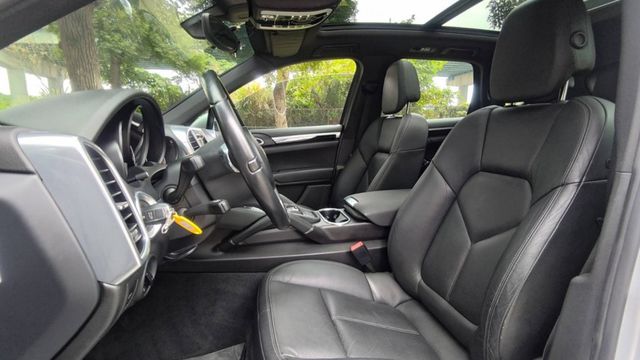 【全場認證里程保證】僅9萬km、全景天窗、8.6吋安卓機、盲點、雙電動椅、原鈑件  第9張相片