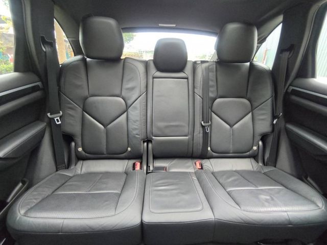 【全場認證里程保證】僅9萬km、全景天窗、8.6吋安卓機、盲點、雙電動椅、原鈑件  第17張相片