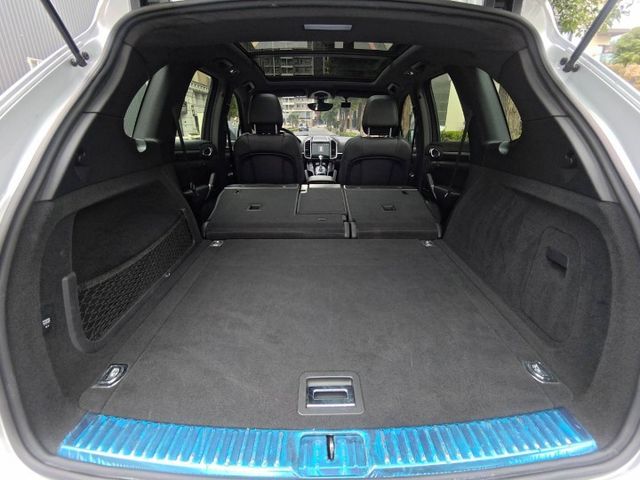 【全場認證里程保證】僅9萬km、全景天窗、8.6吋安卓機、盲點、雙電動椅、原鈑件  第18張相片