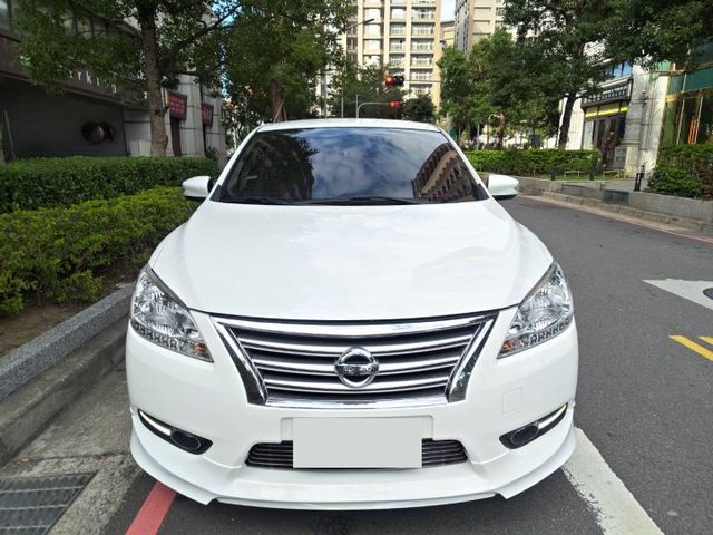 【全場認證里程保證】空力套件、IKEY、安卓、導航倒顯、恆溫、原廠保養、五大保固  第2張相片