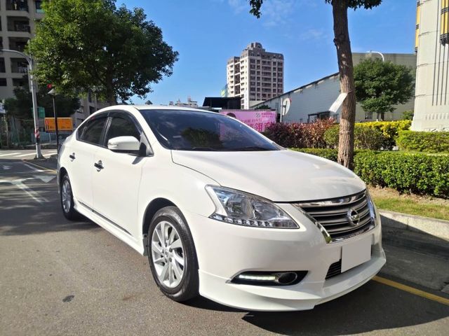 【全場認證里程保證】空力套件、IKEY、安卓、導航倒顯、恆溫、原廠保養、五大保固  第3張相片