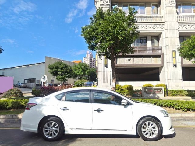 【全場認證里程保證】空力套件、IKEY、安卓、導航倒顯、恆溫、原廠保養、五大保固  第4張相片