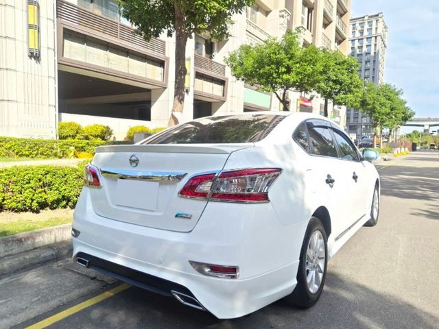 【全場認證里程保證】空力套件、IKEY、安卓、導航倒顯、恆溫、原廠保養、五大保固  第5張相片