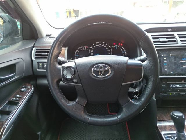 【全場認證里程保證】僅9萬km、精裝影音、導航倒顯、HID、循跡、原鈑原廠保養  第8張相片