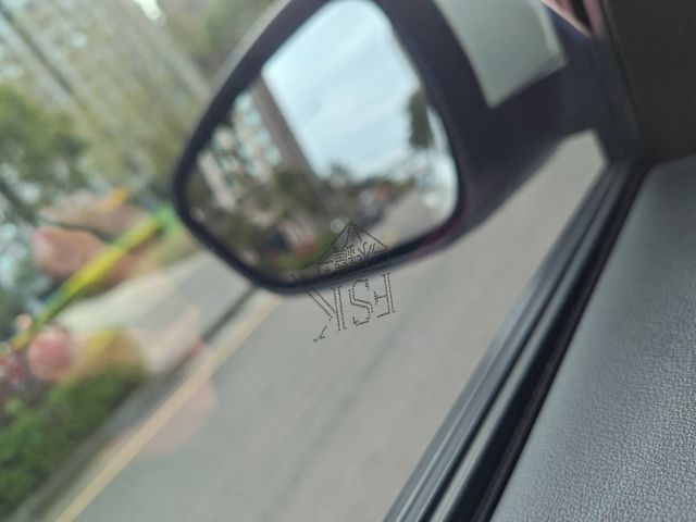 【全場認證里程保證】ST-LINE、空力套件、FSK冰鑽、LV2、原鈑原廠延保  第13張相片