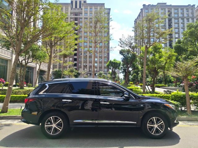 【全場認證里程保證】12吋安卓、四鏡頭行車記錄器、環景、雙電動椅、電尾門、原鈑件  第4張相片