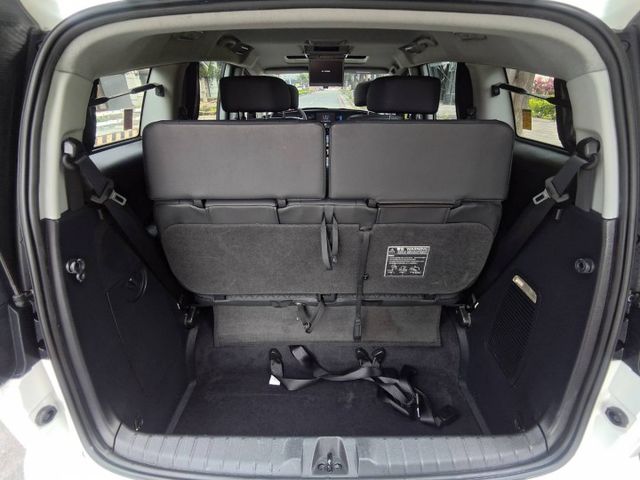 【全場認證里程保證】旗艦型、僅跑10萬、前後雙大螢幕、盲區鏡頭、雙電滑門、原鈑件  第17張相片