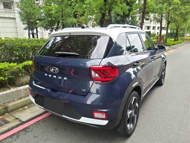 【全場認證里程保證】小改款、僅4萬KM、藍白雙色、定速、自動煞停、原鈑原廠延保  第7張相片