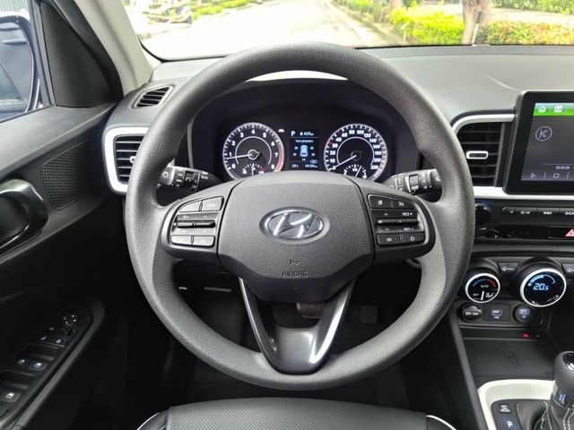 【全場認證里程保證】小改款、僅4萬KM、藍白雙色、定速、自動煞停、原鈑原廠延保  第11張相片