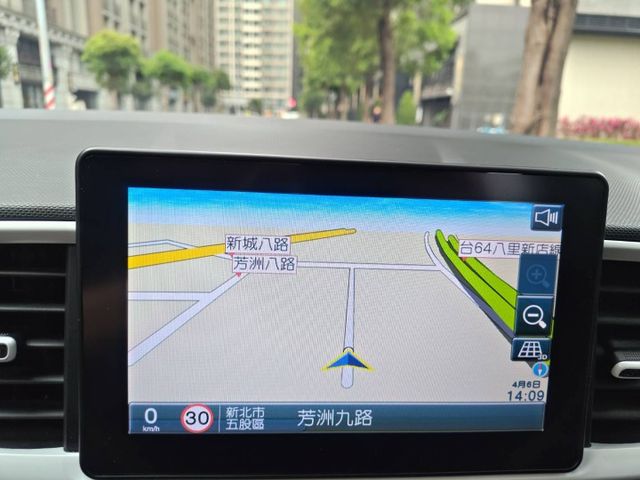 【全場認證里程保證】小改款、僅4萬KM、藍白雙色、定速、自動煞停、原鈑原廠延保  第12張相片