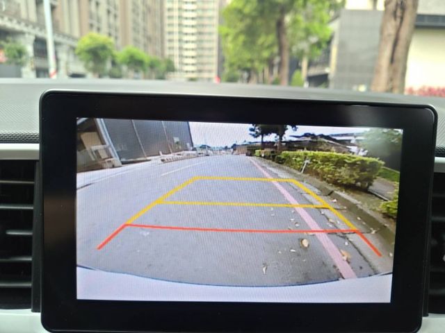 【全場認證里程保證】小改款、僅4萬KM、藍白雙色、定速、自動煞停、原鈑原廠延保  第13張相片