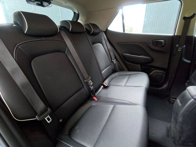 【全場認證里程保證】小改款、僅4萬KM、藍白雙色、定速、自動煞停、原鈑原廠延保  第17張相片