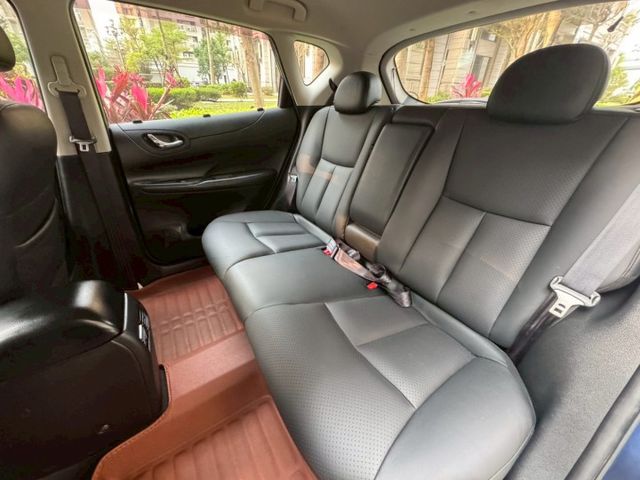 【全場認證里程保證】僅11萬KM、SR套件、獨立胎壓、10吋安卓機、導航倒顯  第16張相片